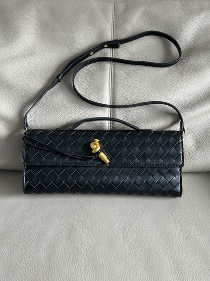 Vera Velvet Bag